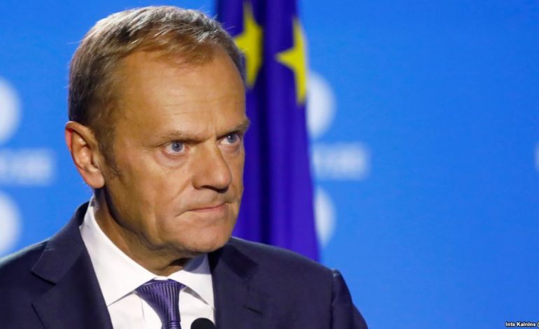 Tusk: BE nuk dëshiron të krijojë mur me Britaninë pas Brexit