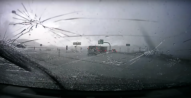 Mos u gënjeni nga DIELLI! Çmendet moti, priten përmbytje dhe zjarre në këto zona…