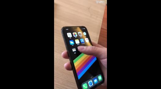 Del versioni i ri SE2, zbuloni si duket “binjaku” i iPhone X (VIDEO)