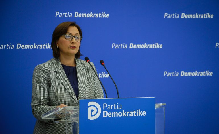 “Matrioshka e përralla me rubla ruse”, deputetja e PD: Rama të tregojë pse e takoi dje Tahirin