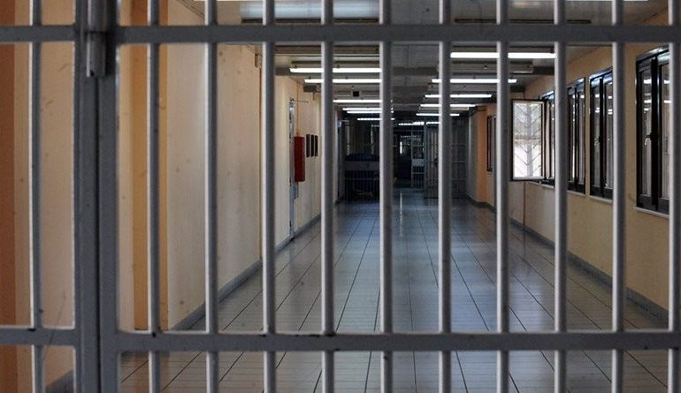 NE BURGUN E KORIDHALOS/ Tre të burgosur shqiptarë rrahin gardianin grek por Ministria e Drejtësisë helene e fshehu ngjarjen pasi…