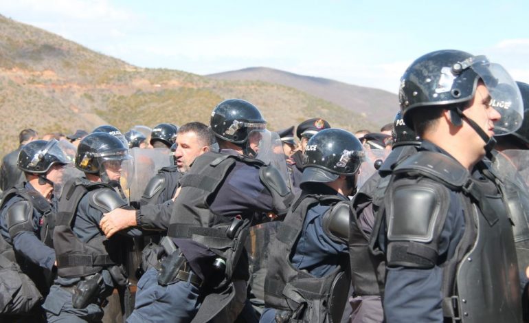 Protesta në “Rrugën e Kombit”, ja kush është zyrtari i parë që shkon në Kalimash