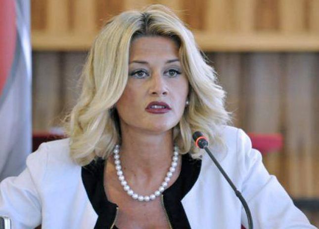 Deputetja Kusari-Lila: Presidenti duhet të shkarkohet nëse është përfshirë në rastin e turqve