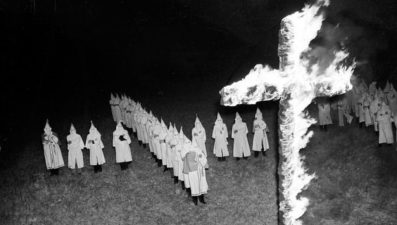 “Ku Klux Klan”/ Historia e krimeve që përgjaku Amerikën