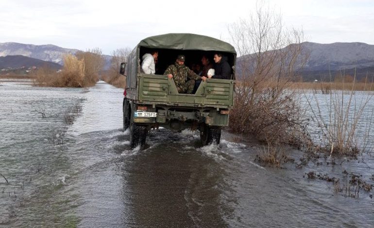 Rriten prurjet e lumit Drin, probleme në zonat e përmbytura në Shkodër
