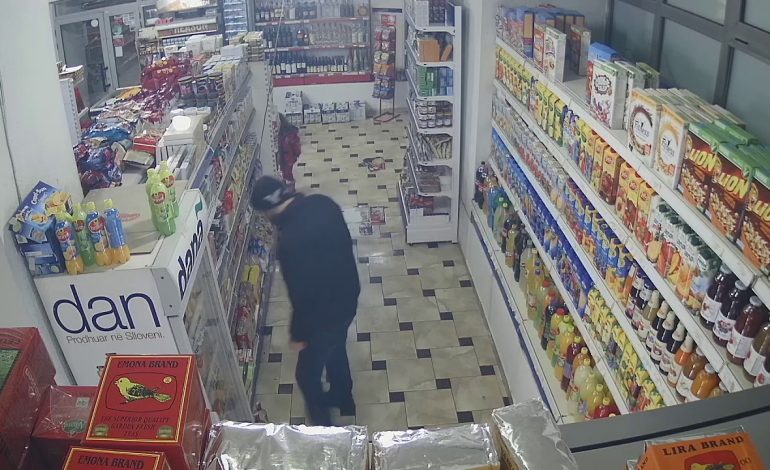 Irini futet në supermarket dhe nis “aksionin”, si u kap duke vjedhur