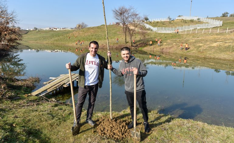 FOTOT/ Noizy në aksion përkrah Veliajt, thirrje të rinjve: Nëse jam frymëzim për ju, atëherë…