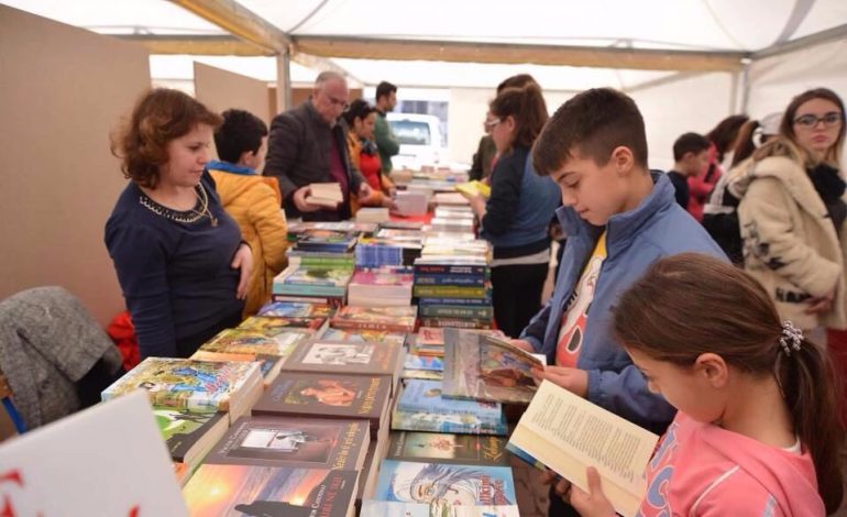 DITA E VERËS/ Elbasani po bëhet gati, ja çfarë mund të gjeni nga PANAIRI tek festivali (FOTO)