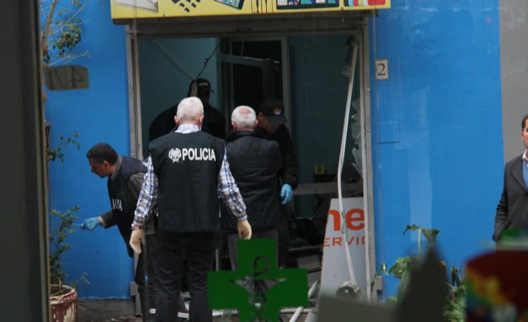PAMJE TË RËNDA/ Dëshmitë e para pas shpërthimit në Tiranë: Shitësi i mbuluar me tym, iu prenë gishtat