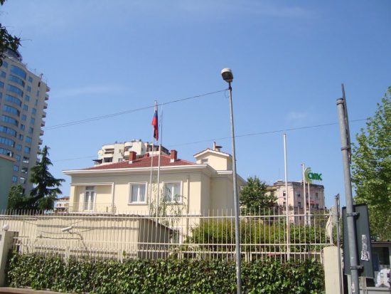 Rusia do të godasë Shqipërinë?! Zv. Ambasadori në Tiranë tregon nota proteste
