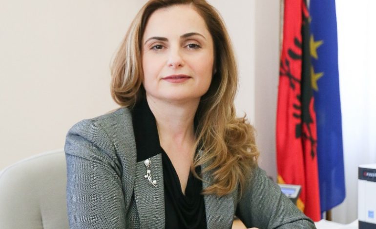 Kush është ANILA TRIMI/ Gruaja që u emërua në krye të SHÇBA-së, me urdhrin e ministrit Xhafaj
