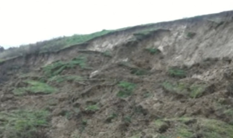 “Diga e Tapizës” drejt çarjes, 7.2 milion metër kub ujë kërcënojnë Krujën (FOTO+VIDEO)
