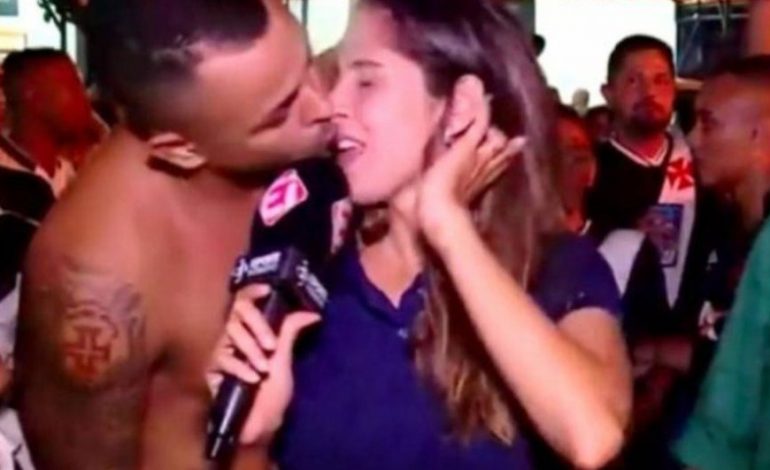 VIDEO/ Gazetarja seksi po transmetonte live, por fansi i saj nuk përmbahet dot…