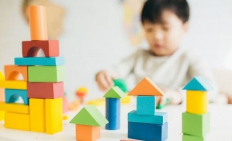 Autizmi tek fëmijët, shkencëtarët hedhin hapat e parë drejt testit biologjik