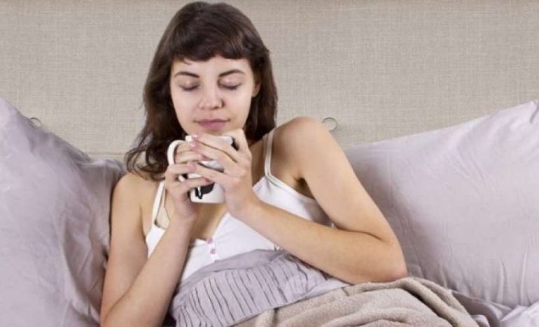 Dy mënyra për t’u zgjuar në mëngjes pa pirë kafe