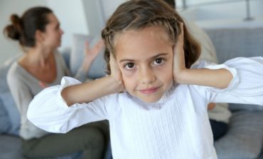 10 gjërat që nuk duhet t'i bëni para syve të fëmijës suaj