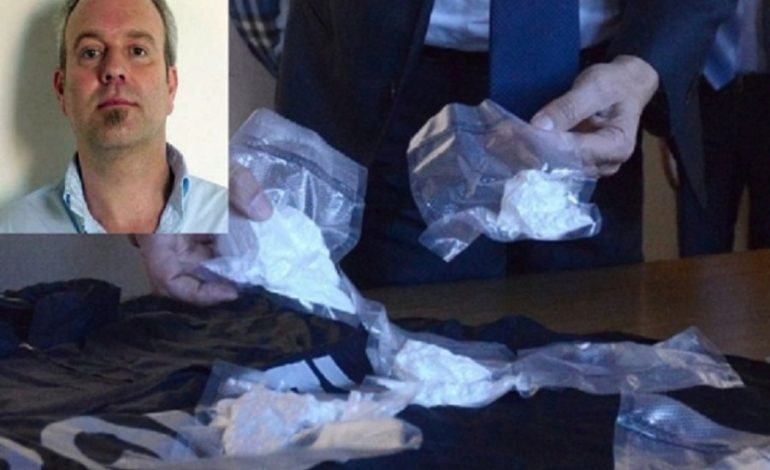 Biznesmeni dhe gruaja shqiptare kapen me 1 kg kokainë në makinë, ja çfarë i tradhtoi (EMRAT)