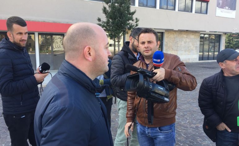 Avokati i Fran Frrokajt: Arresti me burg, nxitim i gjykatës, por reflektoi….