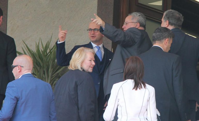 PERFUNDON TAKIMI 3 ORESH/ Bushati- Kotzias, drejt finanlizimit Dokumenti i Partneritetit Strategjik Shqipëri- Greqi