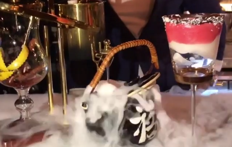 Kokteji ‘100 euro’ në Londër, përfshin diamante ushqimore! (Video)