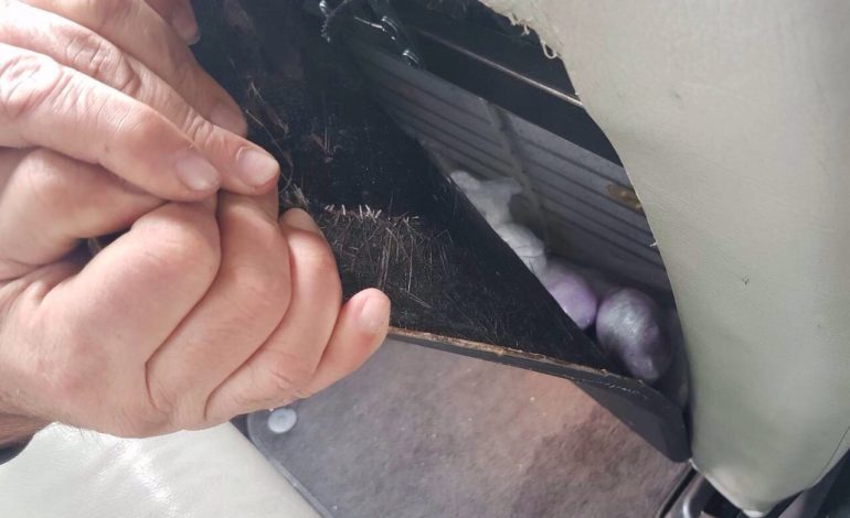 Zbulohen shqiptarët trafikantë të kokainës në Athinë. Mënyra e “veçantë” si e fshehnin drogën (FOTOT)
