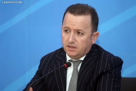 U largua nga politika, Eduard Halimi tjetër lëvizje pas dorëzimit të mandatit: Nga sot…