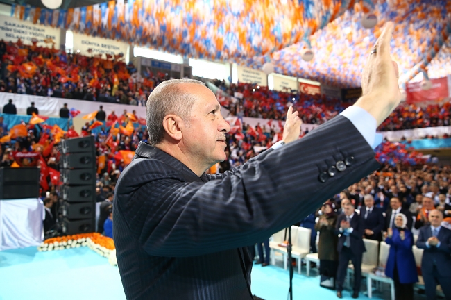 Erdogan: Përshëndes vëllezërit shqiptarë, kufijtë tanë…