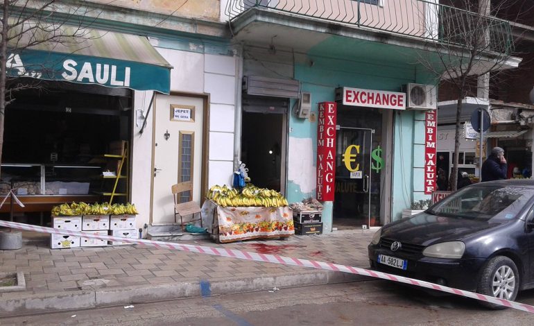 Ndërhyri për të mbrojtur pronarin e Exchange gjatë GRABITJES/ 53-vjeçari në gjendje të rëndë