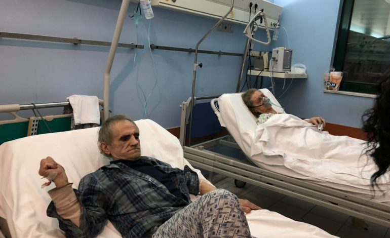 Banesa e tyre u përfshi nga flakët/ E moshuara tregon momentet e tmerrit: Kisha frikë për plakun (FOTO)