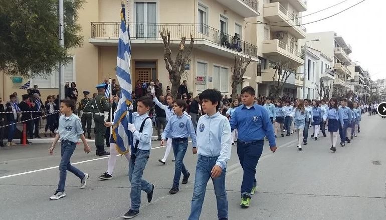 Kush është tropojani ekselent që mbajti flamurin në festën e Pavarësisë së Greqisë (FOTO)