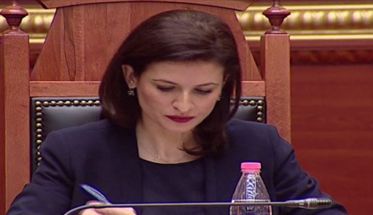 Ministrja Gjonaj zbulon shifrat alarmante: Ja sa të inkriminuar kemi në sistemin e burgjeve