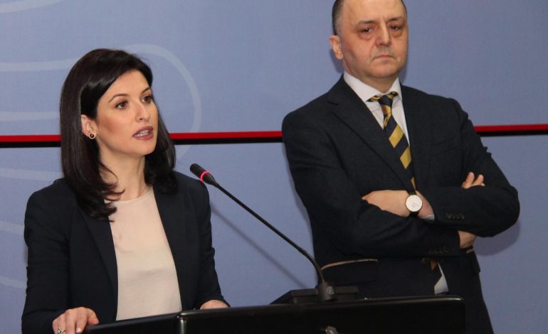 Ministrja me deklaratë të fortë: Pse i pezulluam titujt e pronësisë në bregdet. Do çojmë para drejtësisë…