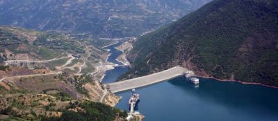 INSTAT: Prodhimi i energjisë elektrike ra me 36.6% në 2017-ën nga thatësira