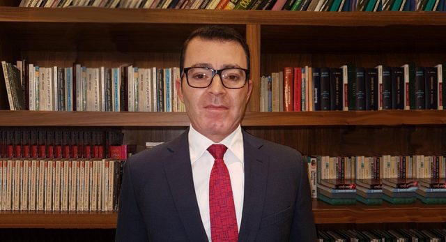 E akuzuan se ka vjedhur prona në bregdet/ Alket Hyseni: Ja si qëndron e VËRTETA