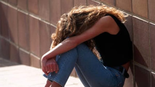 Seks oral me dhunë 25-vjeçares sa rrezikoi të mbytej, tre shqiptarët e pësojnë keq