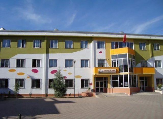 Apeli i fortë i mësueses nga Tirana: Sot, më 7 Mars, s’dua të shkoj në punë!