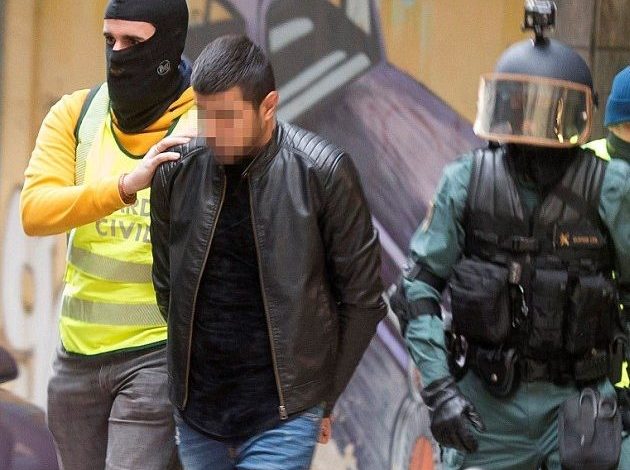 TRAFIKU I KLANDESTINEVE/ Media angleze zbulon ‘sekretet’ e shqiptarëve: Si arrihej në Britani