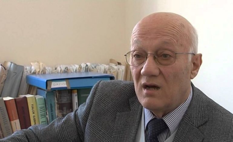 INTERVISTA/ Kolec Topalli: Punova 45 vjet për Fjalorin etimologjik të shqipes sepse…