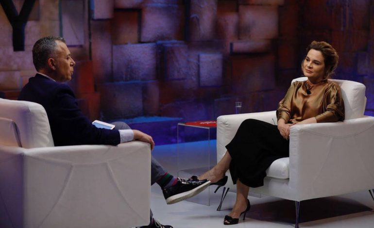 Diversioni i Monika Kryemadhit: Edi Rama donte ta bënte Adriatik Llallën ambasador, por nuk e lanë ndërkombëtarët