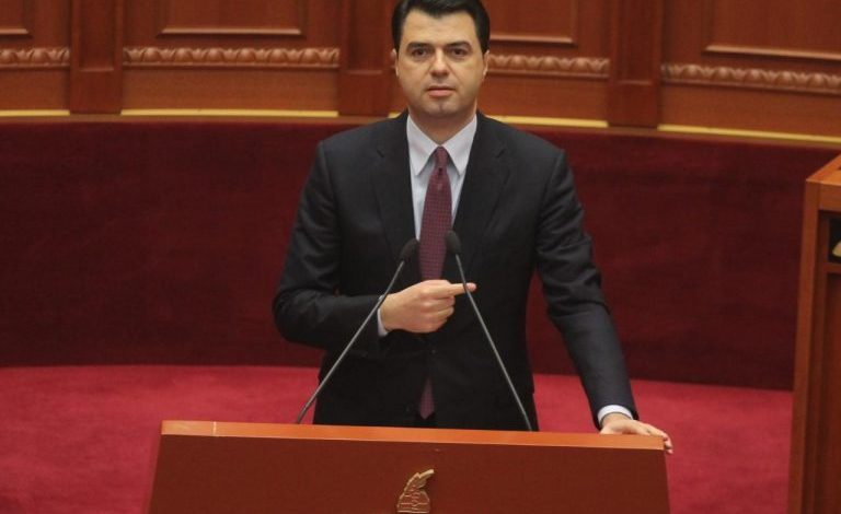 Protesta e dhunshme në “Rrugën e Kombit”, Basha paralajmëron Ramën: Ky është vetëm fillimi