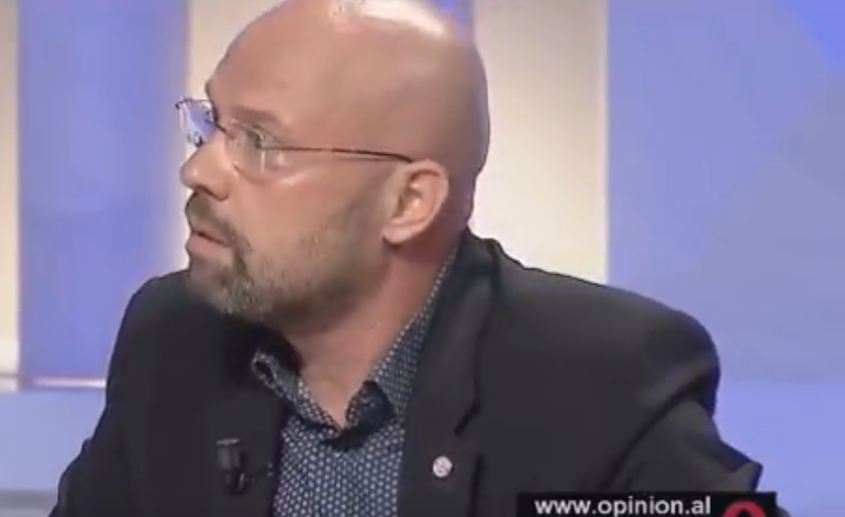 Manjani: Verifikimi i pasurisë në procesin e vetingut, skandaloz. Po iu kontrollojnë fëmijëve në rrugë … (VIDEO)