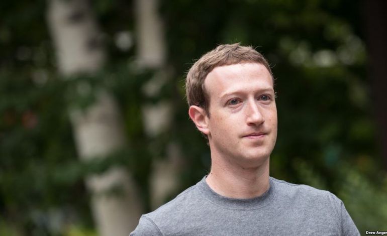 SKANDALI I FACEBOOK/ Zuckerberg pranon lidhjen me kompaninë që ndikoi në zgjedhjet e SHBA, SHQIPËRISË, dhe …