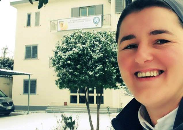 Fushata e LGBT në shkolla, reagon mësuesja katolike: Më pushuan nga puna edhe pse…