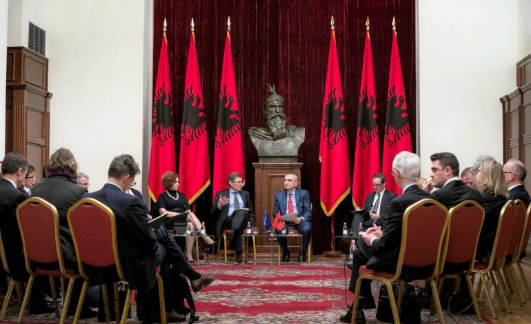 Meta thirrje ambasadorëve: Të hapen sa më parë negociatat e anëtarësimit me BE