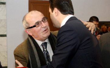 Besnik Mustafaj “paralajmëron”: Humbja e tretë në zgjedhje do ishte “VDEKJE POLITIKE” për Lulzim Bashën