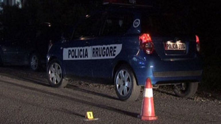 E RËNDË NË DIVJAKË/ Humb jetën motoçiklisti 23-vjeçar, u përplas me një makinë