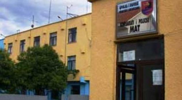 Për një grumbull gurësh/ Sulmon vëllain me sende të forta e bën për spital, arrestohet 44- vjeçari nga Mati