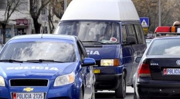 Tentojnë të grabisin banesën dhe shkëmbejnë zjarr me policinë, vritet një nga autorët