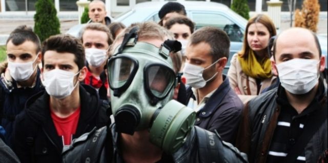 Te protestat kundër armëve kimike në Shqipëri u eksperientua për herë të parë skandali që tronditi Facebook-un?