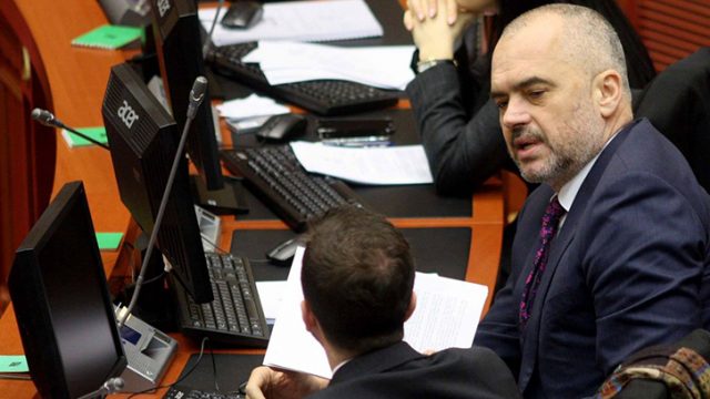 Rama “kryqëzon” Bashën për LOBIMIN RUS/ Publikon statusin e Braçes: Kam frikë se është…